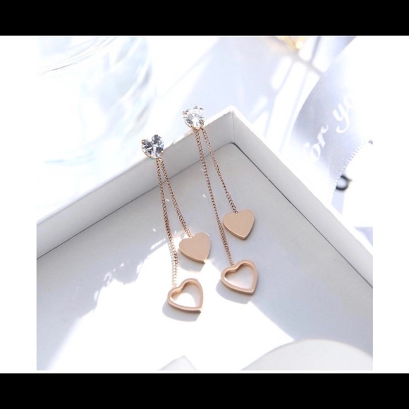 Women’s Never Fade Heart Stud Earrings - Picture 4 of 5